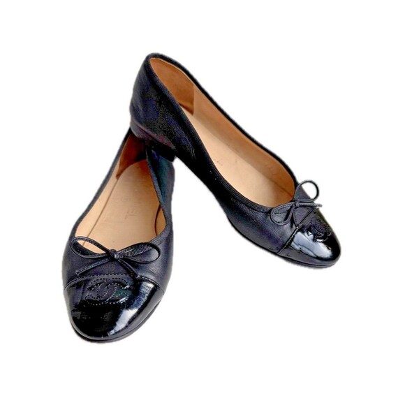Authentic Chanel Women’s Size 7 Cap Toe CC Logo Black Iconic Ballet Flats - Picture 1 of 16